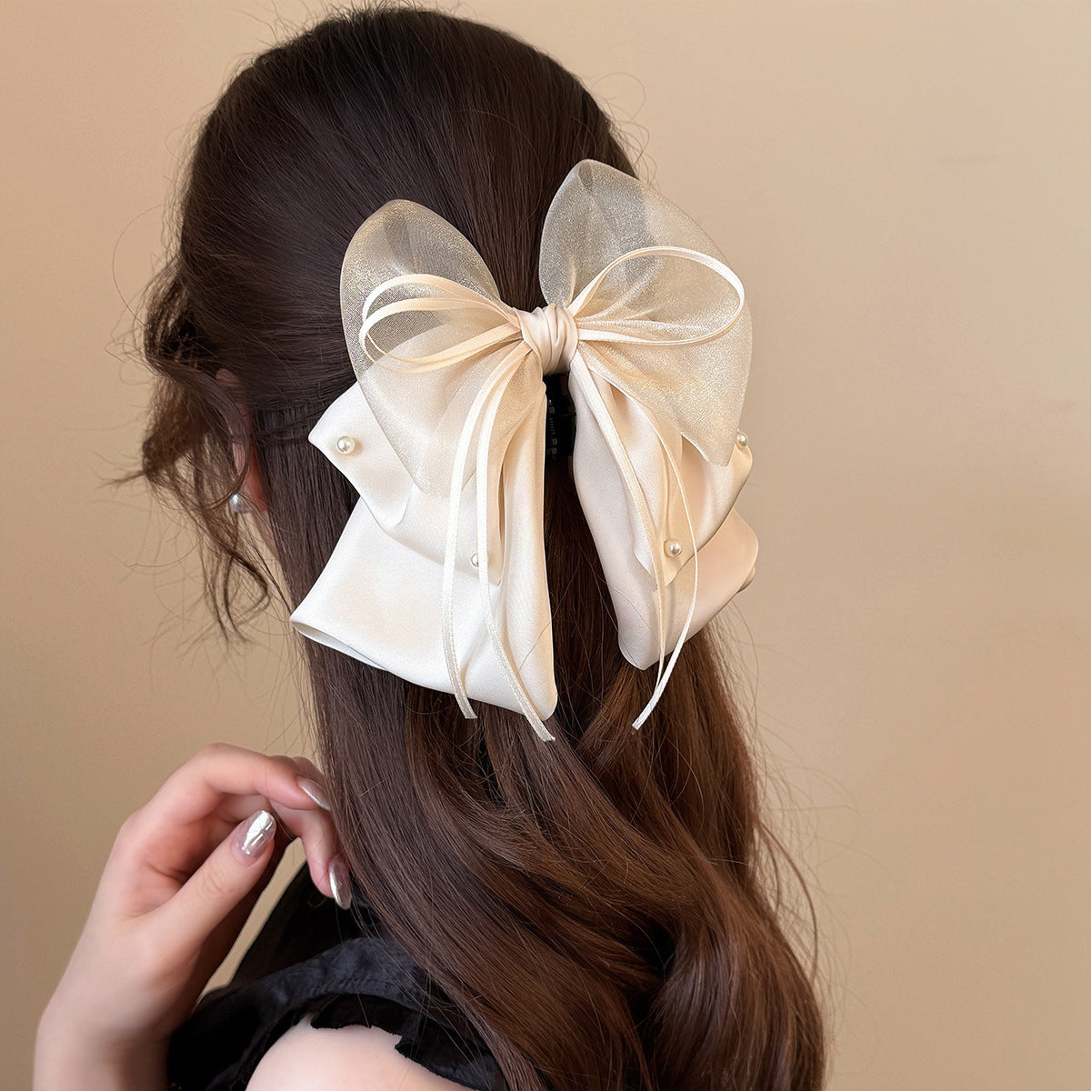 Midnight Bow Pearl Hair Claw