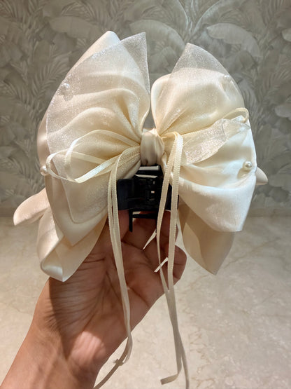 Midnight Bow Pearl Hair Claw