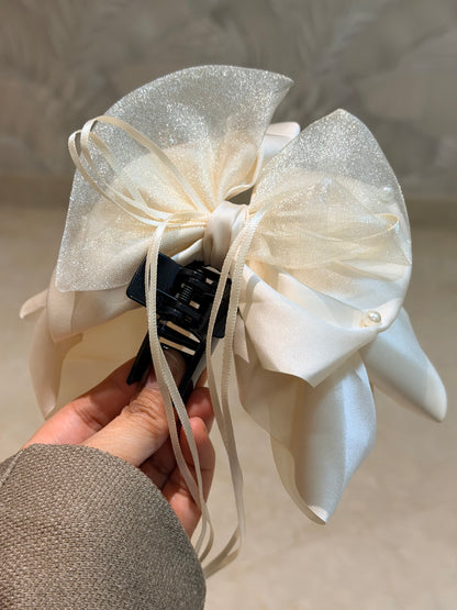 Midnight Bow Pearl Hair Claw