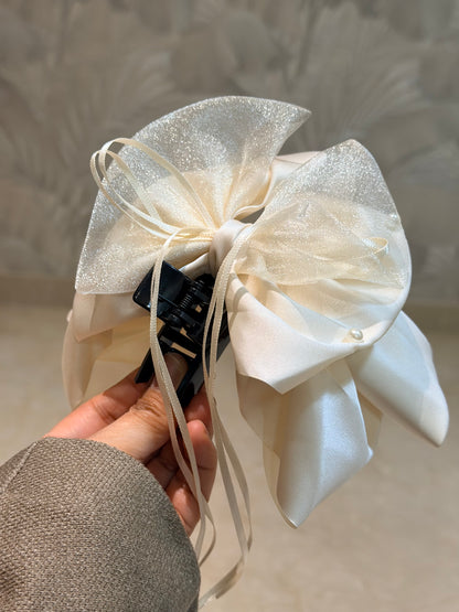 Midnight Bow Pearl Hair Claw